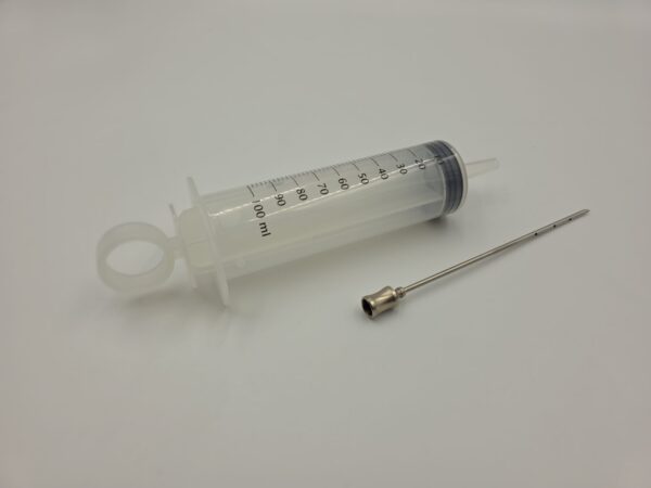 Strzykawka 100 ml.z igłą wielootworową